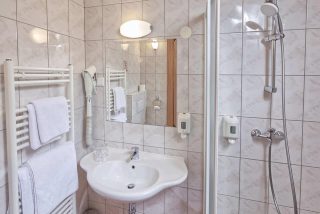 HOTEL-CREINA---Room-Double-Twin-Bathroom-1-r1