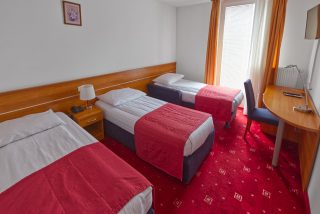 HOTEL-CREINA---Room-Double-Twin-Plus-01-r1